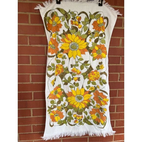Vintage Bath Towel - Picture 1 of 2